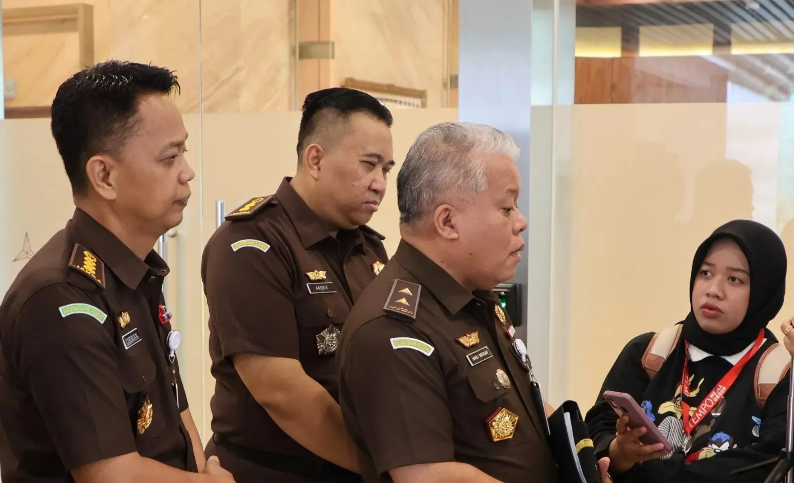 Kapuspenkum Kejagung Dr Harli Siregar, S.H., M.Hum beserta jajarannya saat memberikan keterangan kepada pers