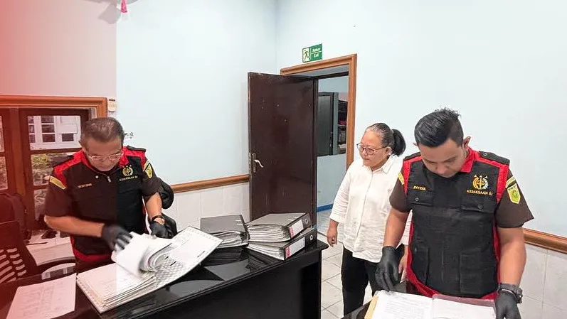 Tim Jaksa Penyidik Kejati Sumut menggeledah kantor PT Pelindo Belawan
