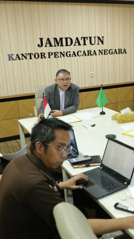 Plt JAM-Bin Kejagung, Dr Narendra Jatna saat mengikuti rapat bersama negara anggota BRICS