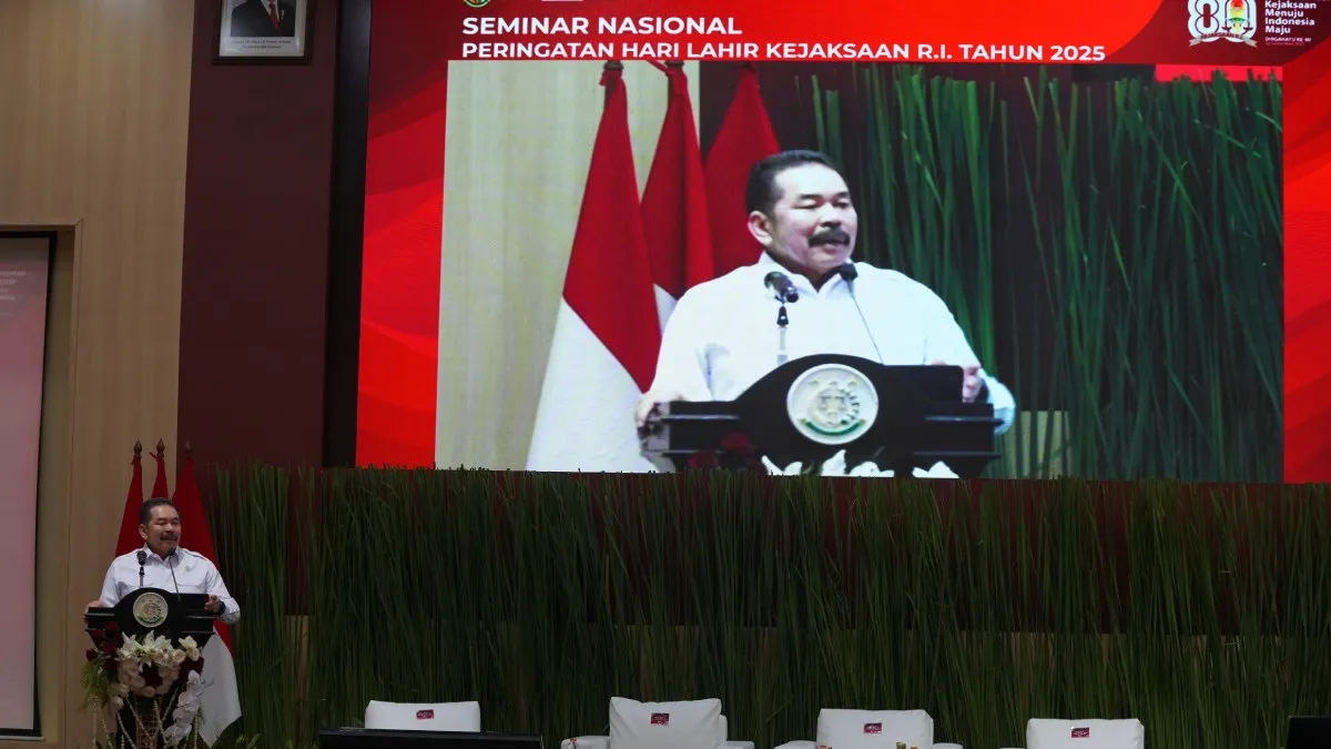 Jaksa Agung ST Burhanuddin saat memberikan Keynote Speech di seminar Nasional bertema “Optimalisasi Pendekatan Follow The Asset dan Follow The Money melalui Deferred Prosecution Agreement dalam Penanganan Perkara Pidana”,