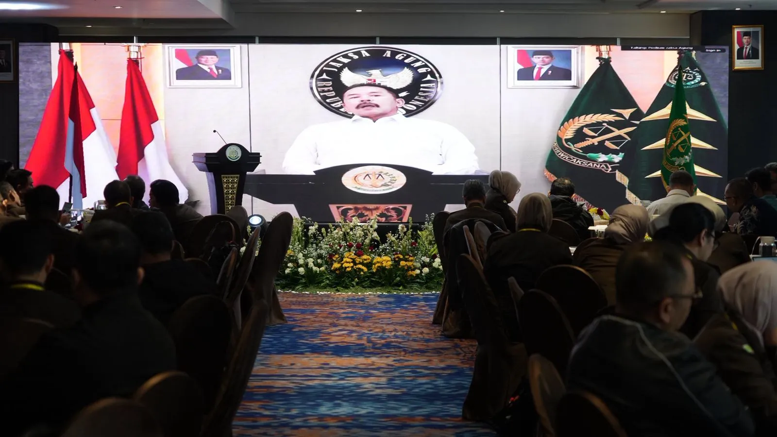 Jaksa Agung ST Burhanuddin memimpin Rapat Evaluasi Capaian Kinerja Kejaksaan RI Semester I Tahun 2025
