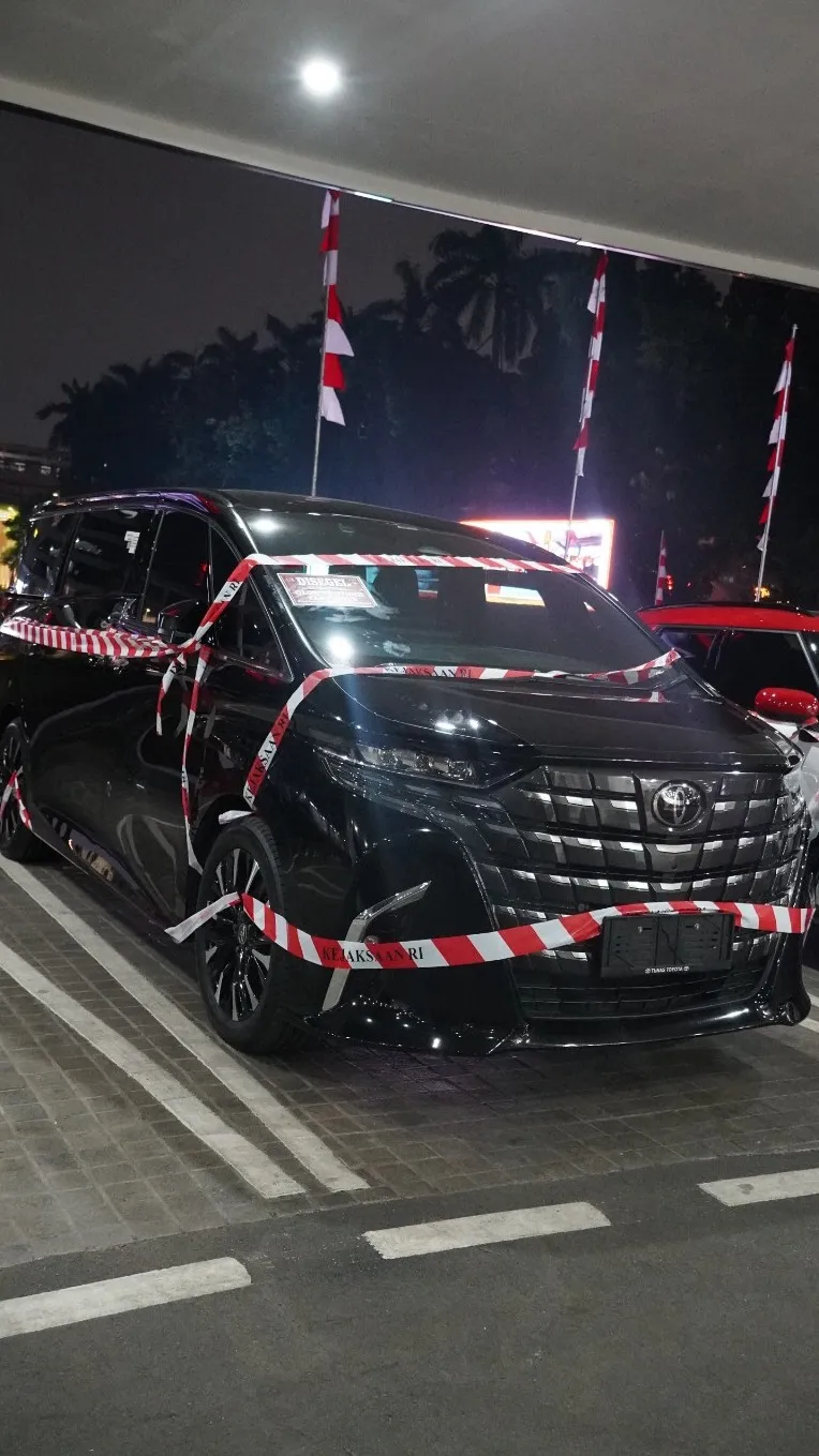 Penampakan 5 Unit Mobil Mewah Terafiliasi Tersangka MRC dalam Perkara Minyak Mentah Pertamina