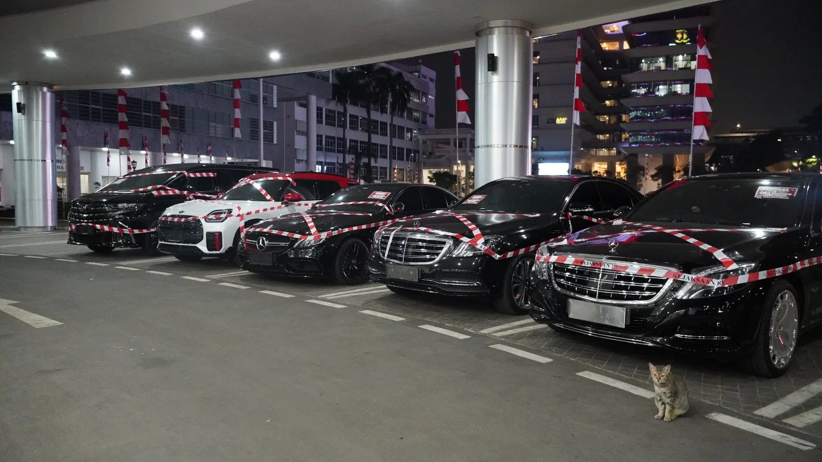 Penampakan 5 Mobil Mewah