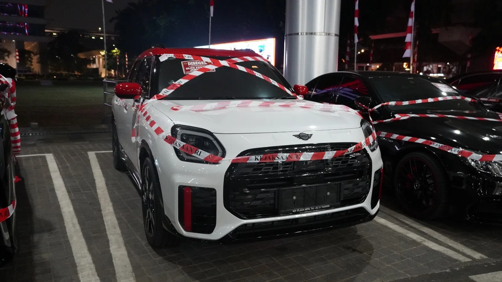 Kejagung menyita 5 unit mobil milik terafiliasi Tersangka MRC