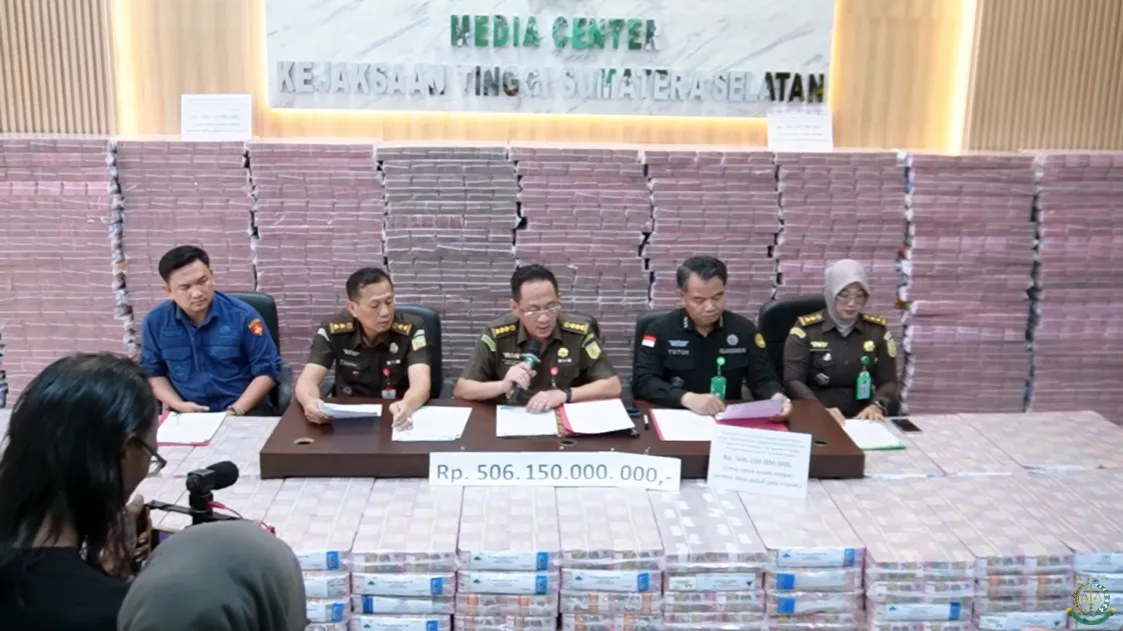 Diangkut 5 Mobil Boks, Kejati Sumsel Sita Uang Rp506 Miliar dalam Perkara Kredit PT BSS dan PT SAL