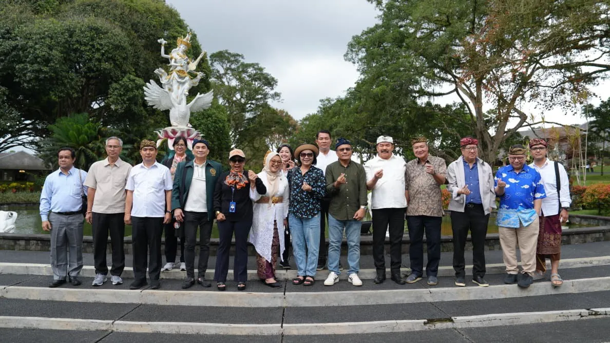 Mengenalkan Budaya dan Adat Bali,  Delegasi Jaksa ASEAN Gelar Kunjungan Kultural ke Istana Kepresidenan Tampaksiring