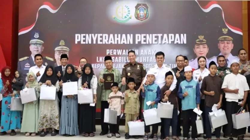 Kajati Jatim Serahkan Penetapan Perwalian Anak LKSA di Kota Blitar