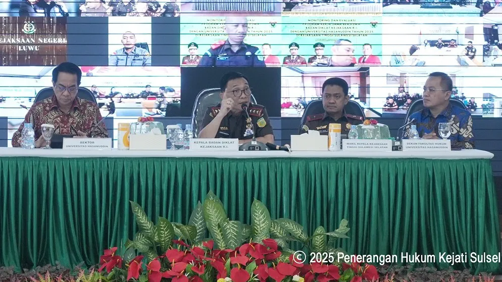 Kepala Badan Diklat Kejaksaan RI, Dr. Leonard Eben Ezer Simanjuntak, S.H., M.H. menghadiri penandatangan kerja sama Kejati Sulsel dan Universitas Hasanuddin