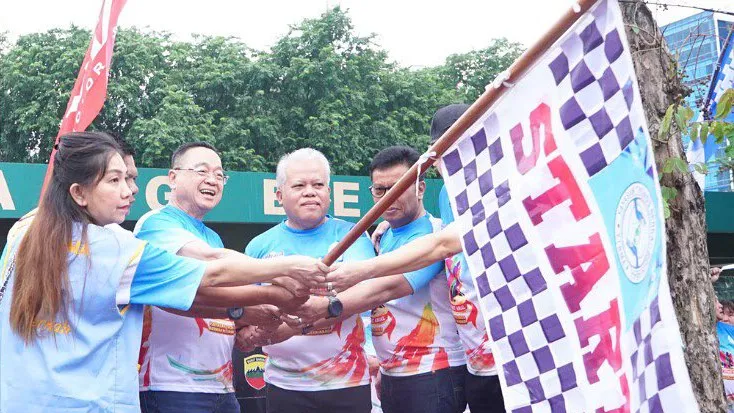 Hadiri Kegiatan Jalan Santai, Kejati Sumut Turut Beri Santuan dan Alat Bantu untuk Kaum Disabilitas