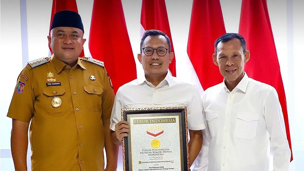Kejari Kab Bogor Raih Rekor MURI Layanan Operasional 80 Jam Non-Stop