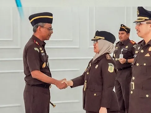 Kajati Sumbar Lantik Asdatun dan Kajari Tanah Datar