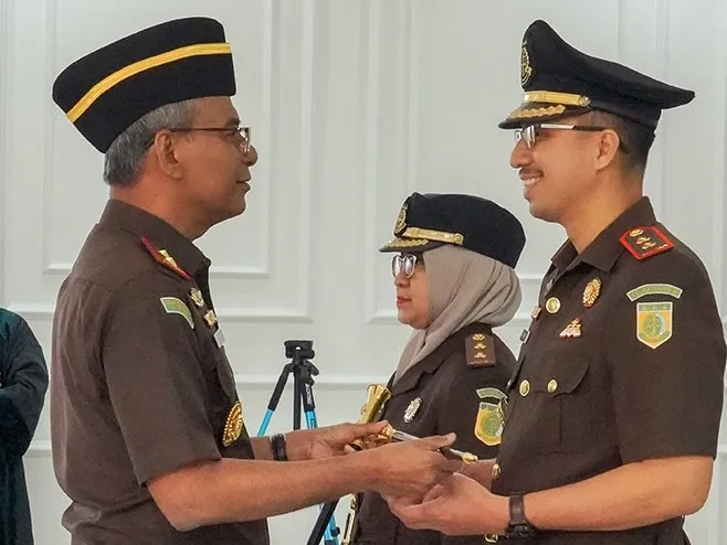 Kajati Sumbar melantik Kajari Tanah Datar