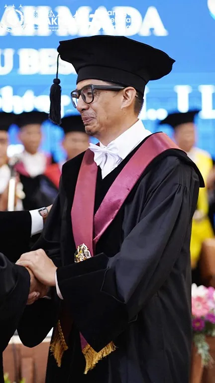 Kajati DI Yogyakarta Dampingi Jaksa Agung Hadiri Penganugerahan Guru Besar UGM kepada Zainal Arifin Mochtar