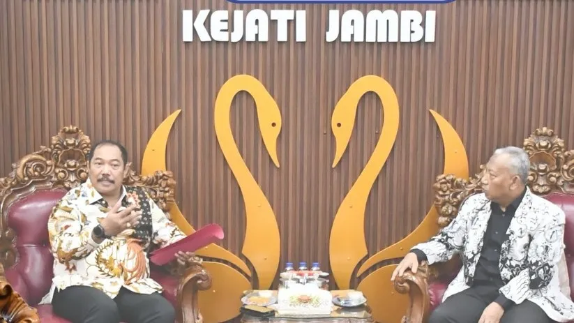 Kejati Jambi Berkomitmen Terus Mendukung Perlindungan Hukum bagi Tenaga Pendidik