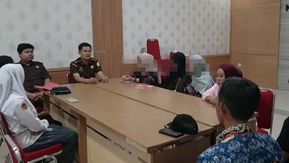 Saling Cakar Dipicu Unggahan Medsos, Kejati Sulsesl Menyetujui Restorative Justice Perkara 2 Mahasiswi di Takalar