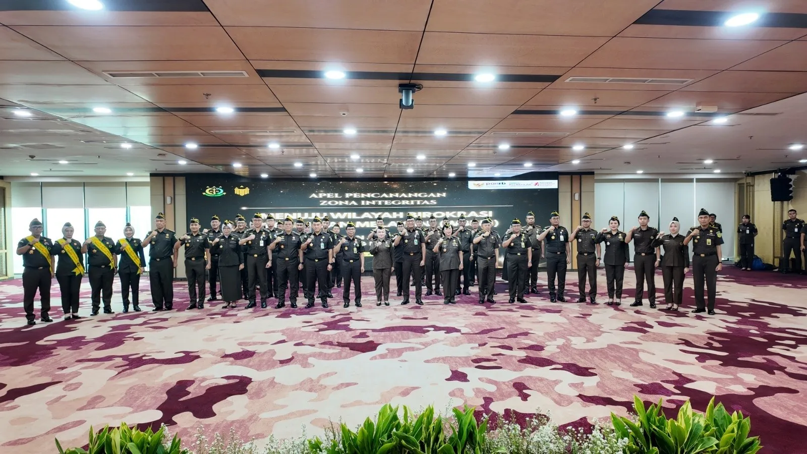 Bidang Pembinaan Kejaksaan RI melaksanakan apel Pencanangan Zona Integritas menuju Wilayah Birokrasi Bersih dan Melayani (WBBM) tahun 2026