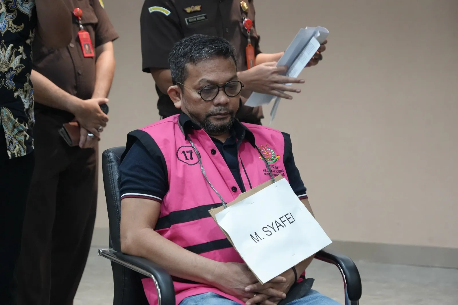 Terdakwa M. Syafe&rsquo;i saat menjalani rekonstruksi perkara