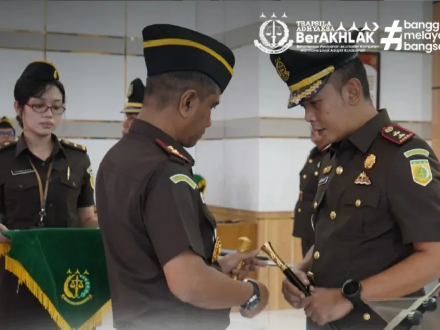 Kajati Kalsel Lantik Aspidmil, Kajari Tapin, dan Pejabat Struktural Baru di Lingkungan Kejati