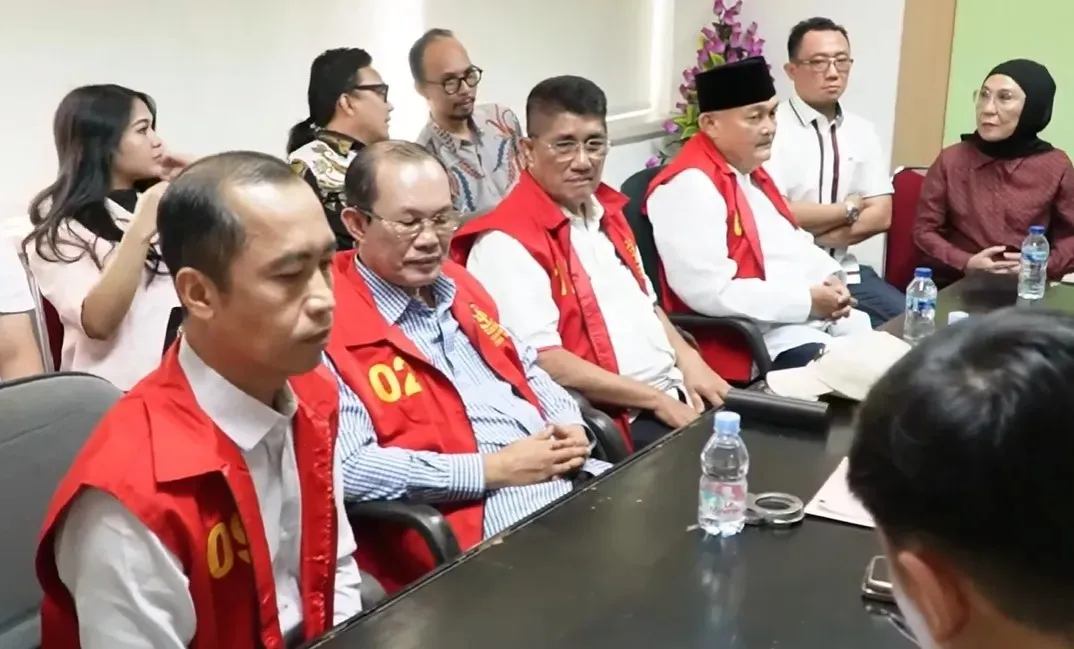 Penyidik Kejati Sumsel saat memeriksa Pasar Cinde Palembang