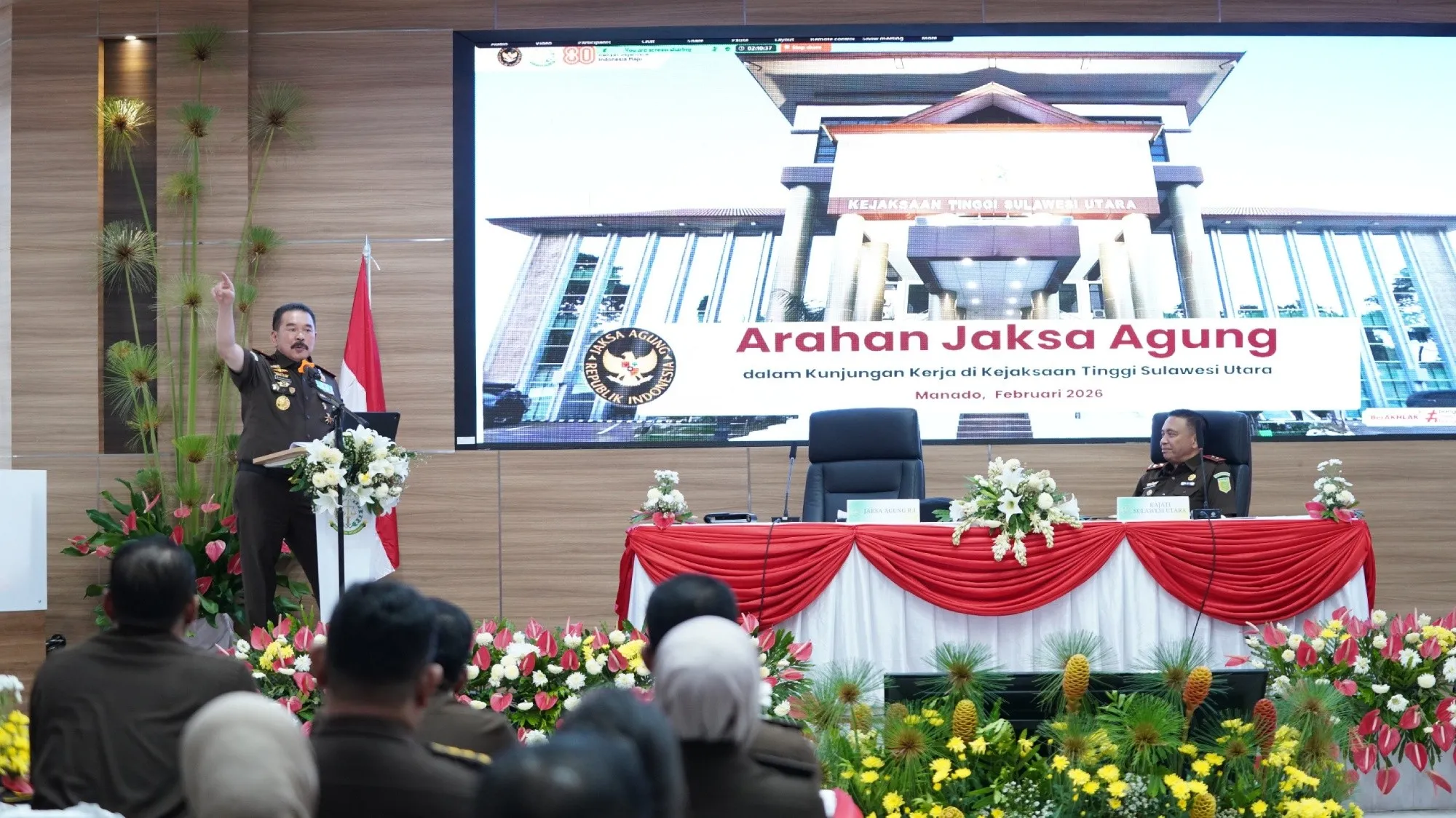 Jaksa Agung RI, ST Burhanuddin memberikan pengarahan kepada jajaran Kejati Sulut saat kunjungan kerja dua harinya