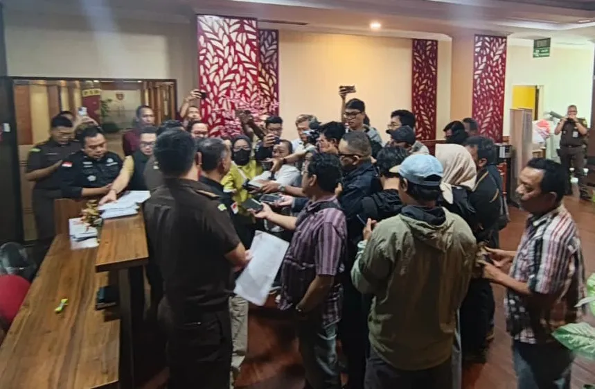 Alasan Rasa Keadilan, Kejati Jatim Hentikan Penyidikan Perkara Guru GTT Rangkap Jabatan Pendamping Desa