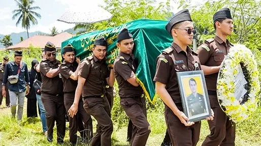 Kasubdit Bankum Pemulihan pada JAM Datun Azman Tanjung, S.H., M.H. Tutup Usia, Kajati Sumbar Pimpin Prosesi Pemakaman