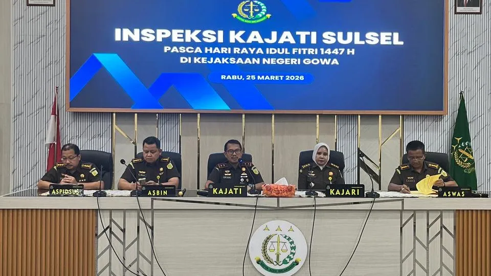 Kajati Sulsel Sidak Hari Pertama Kerja Usai Libur Idul Fitri 1447 H, Cek Absensi Satu Per Satu Jajaran