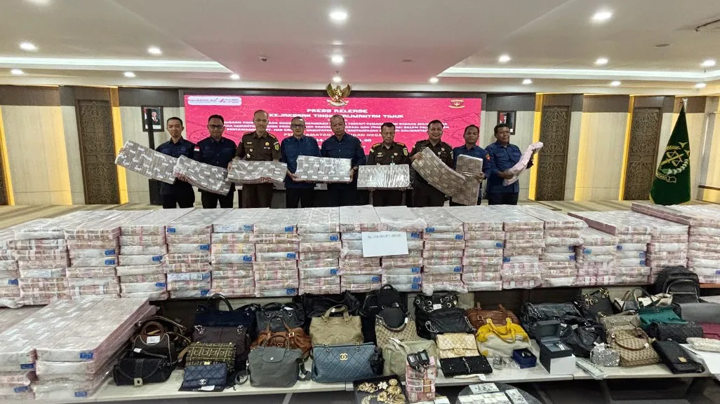 Barang sitaan penyidik Kaltim dari penyidikan perkara pertambangan PT JMB yang diduga tak sesuai ketentuan