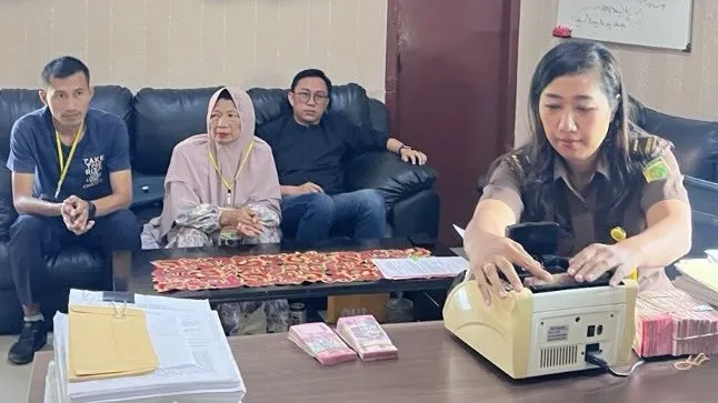 Kejari Bengkulu Terima Pengembalian Kerugian Negara dari Perkara Korupsi Gedung Labkesda Senilai Rp994,57 Miliar