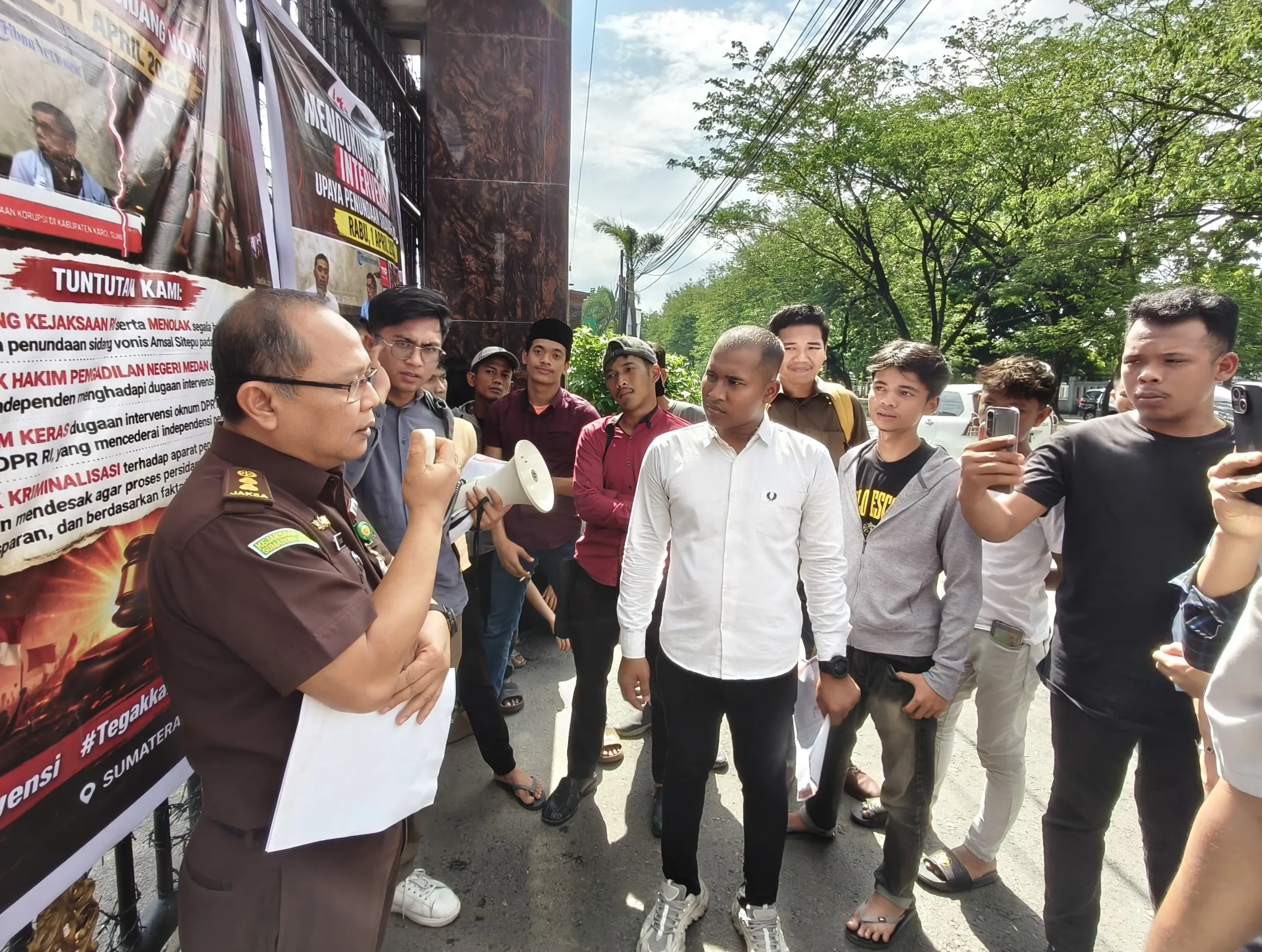 Percaya Majelis Hakim Akan Menegakkan Hukum