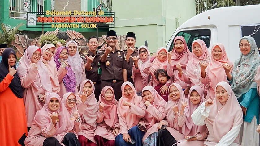 Berbagi Rasa untuk Semasa, Kejati Sumbar Bagikan 1.040 Paket Sembako di 10 Titik Wilayah