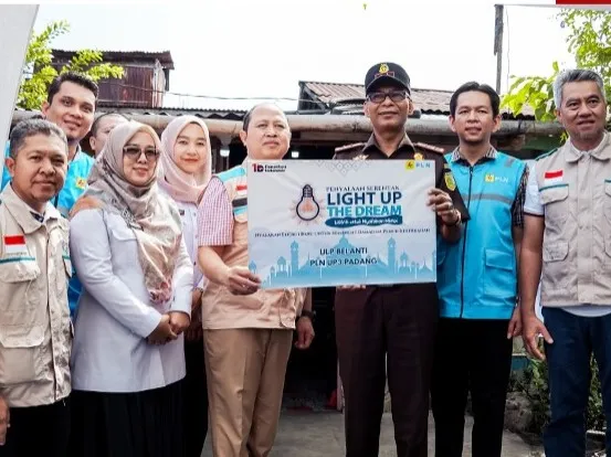 Light Up The Dream Dimulai, Kajati Sumbar Nyalakan Harapan Bagi Warga Kurang Mampu yang Belum Terakses Aliran Listrik