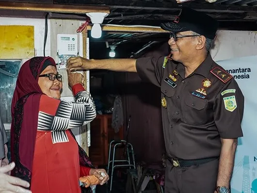 Light Up The Dream Dimulai, Kajati Sumbar Nyalakan Harapan Bagi Warga Kurang Mampu yang Belum Terakses Aliran Listrik