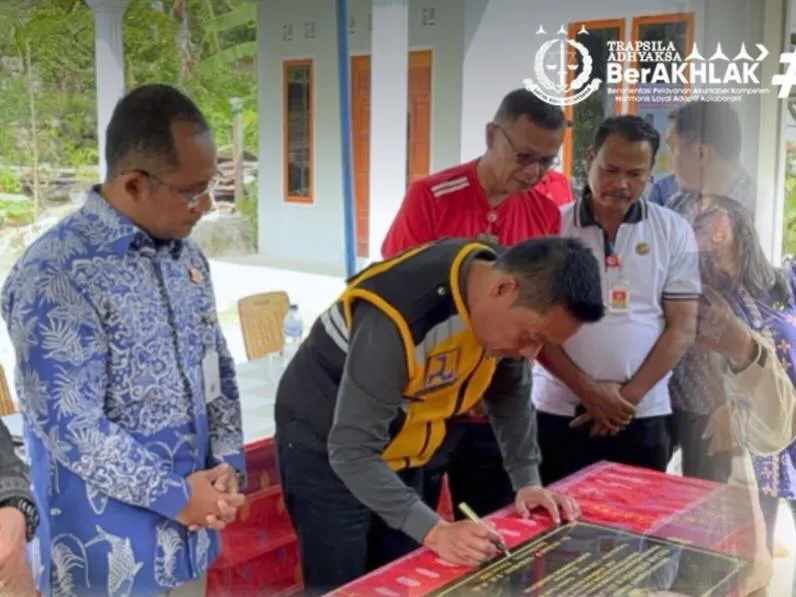Datun Beri Pendampingan Hukum, Kajari Humbang Hasundutan Resmikan Hasil Pembangunan Rumah PPKT