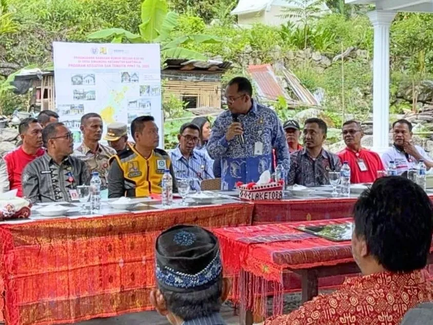 Datun Beri Pendampingan Hukum, Kajari Humbang Hasundutan Resmikan Hasil Pembangunan Rumah PPKT