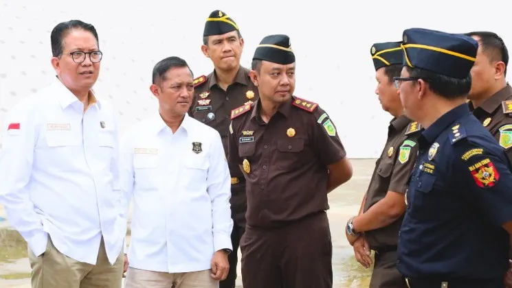 Tinjau 2 Kapal Sitaan di Batam, Kepala BPA Kejaksaan RI Instruksi Percepatan  Penyelesaian Barang Rampasan Negara