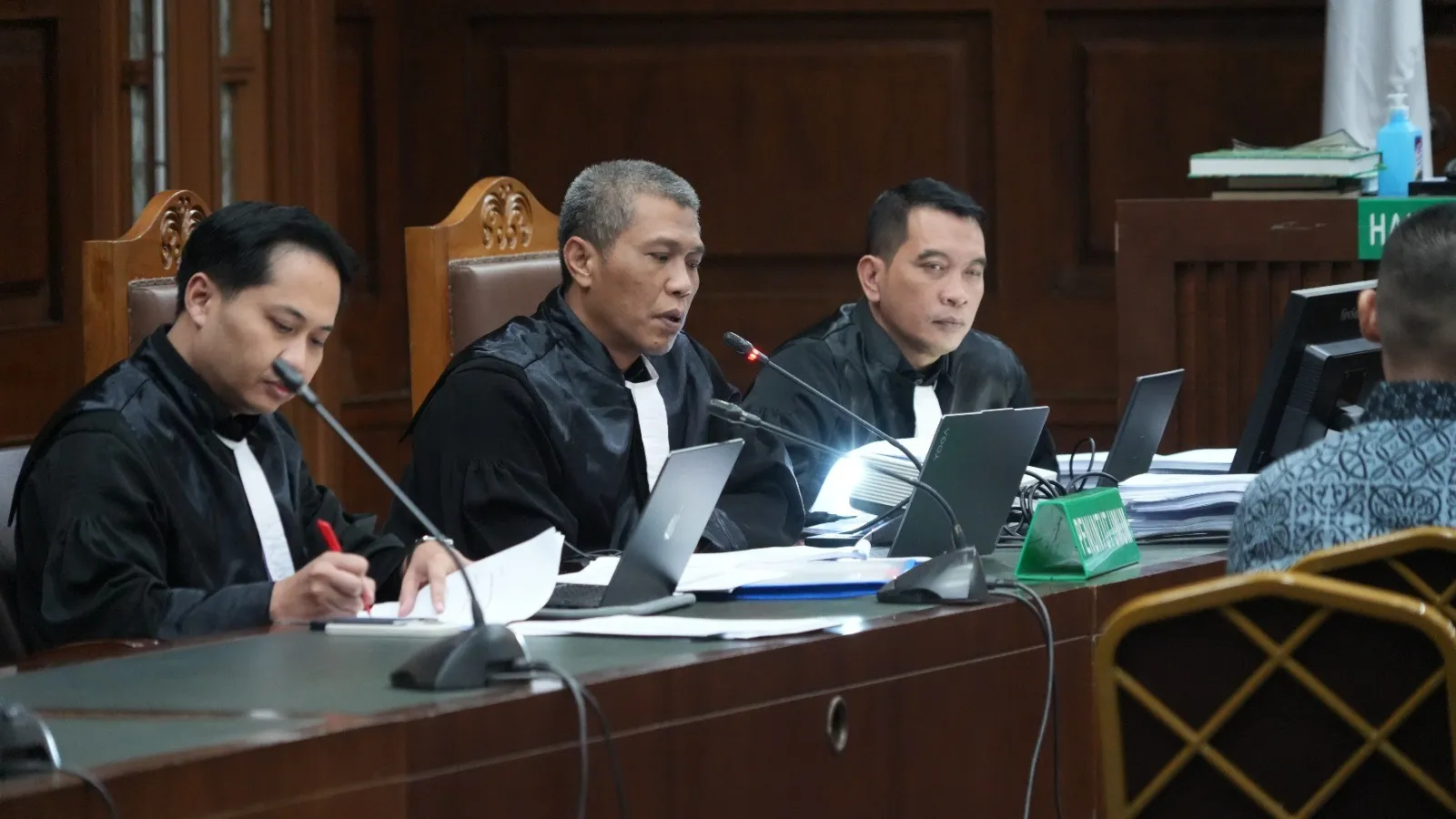 Sidang Kasus Dugaan Korupsi Tata Kelola PT Pertama di Pengadilan Tipikor Jakarta Pusat