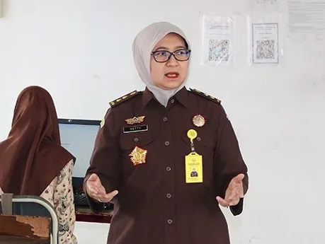 Asdatun Kejati Sumbar, Hetty Cahyaningrum, S.H., C.N.