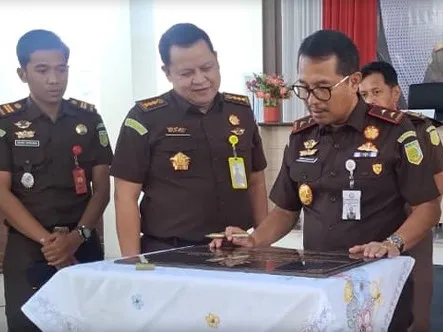 Kajati Sulsel meresmikan mess pegawai Kejari Luwu