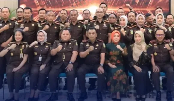 Kajati Jatim Agus Sahat, S.T., S.H., M.H Lantik Wakajati dan Pejabat Eselon III: 