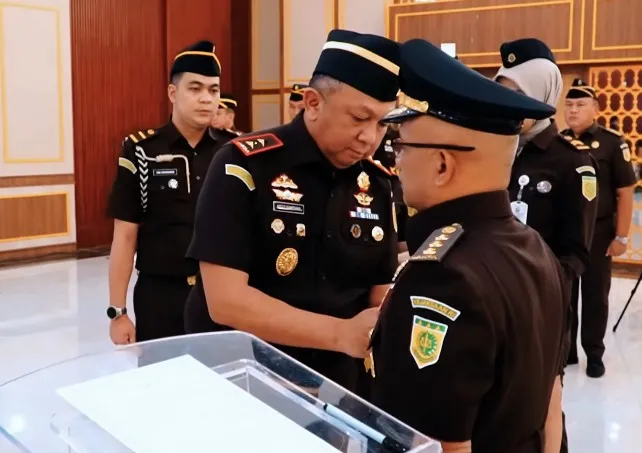 Kajati Dr Ketut Sumedana Lantik 3 Pejabat Baru Kejati Sumsel dan Kajari Empat Lawang