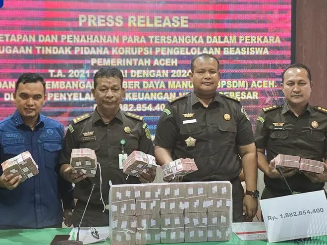 Sita Uang Rp1,88 Miliar, Kejati Aceh Tahan 3 Tersangka Kasus Pengelolaan Beasiswa di BPSDM