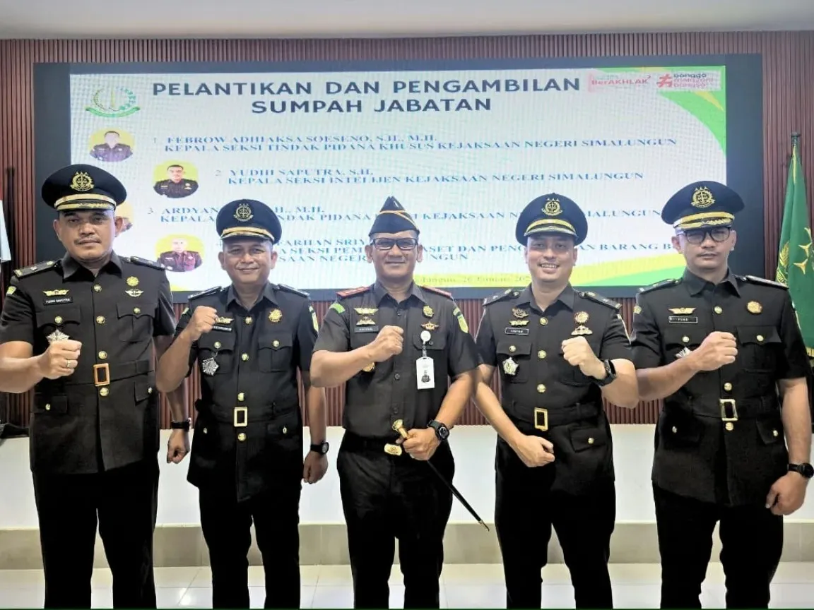 Jajaran pimpinan Kejari Simalungun saat serah terima jabatan