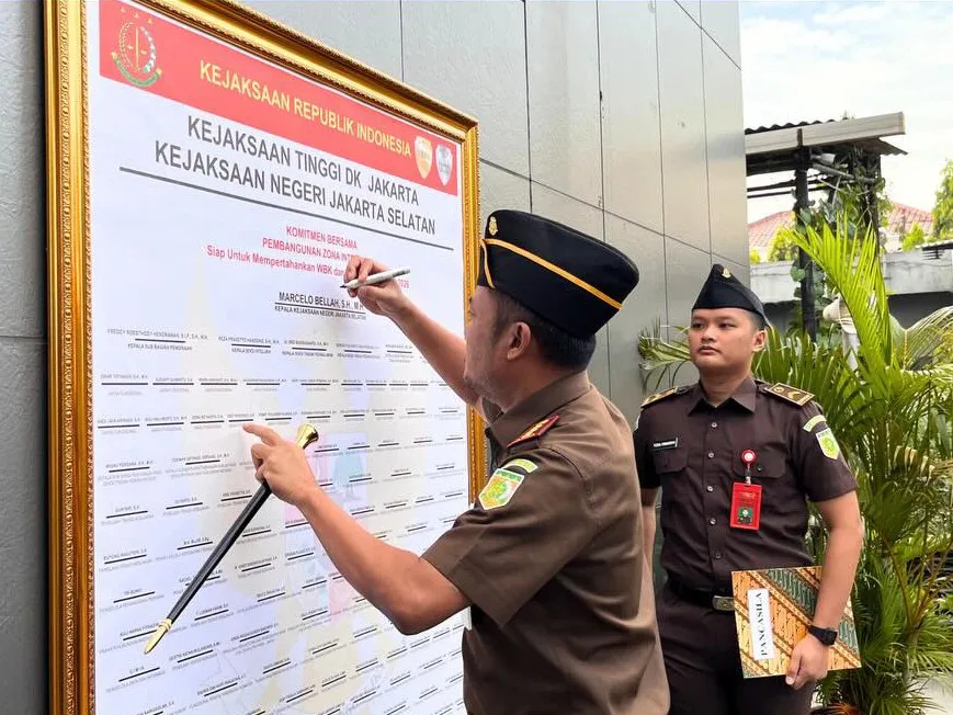 Pertahankan WBBK dan WBBM Tahun 2026, Kajari dan Jajaran Kejari Jakarta Selatan Tandatangani Komitmen Bersama