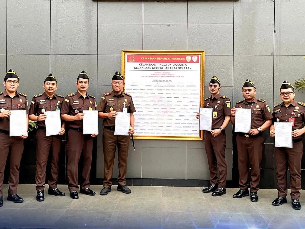 Pertahankan WBBK dan WBBM Tahun 2026, Kajari dan Jajaran Kejari Jakarta Selatan Tandatangani Komitmen Bersama