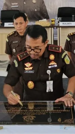 Gelar Kunker ke Sejumlah Kejari, Kajati Sulsel Buktikan Komitmen Program Zero Indekos bagi Pegawai Kejaksaan