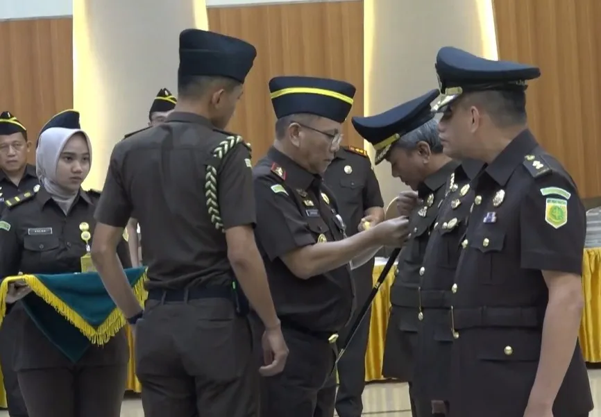Kajati Gorontalo Lantik Aspidus dan 2 Koordinator di Lingkungan Kejati: 