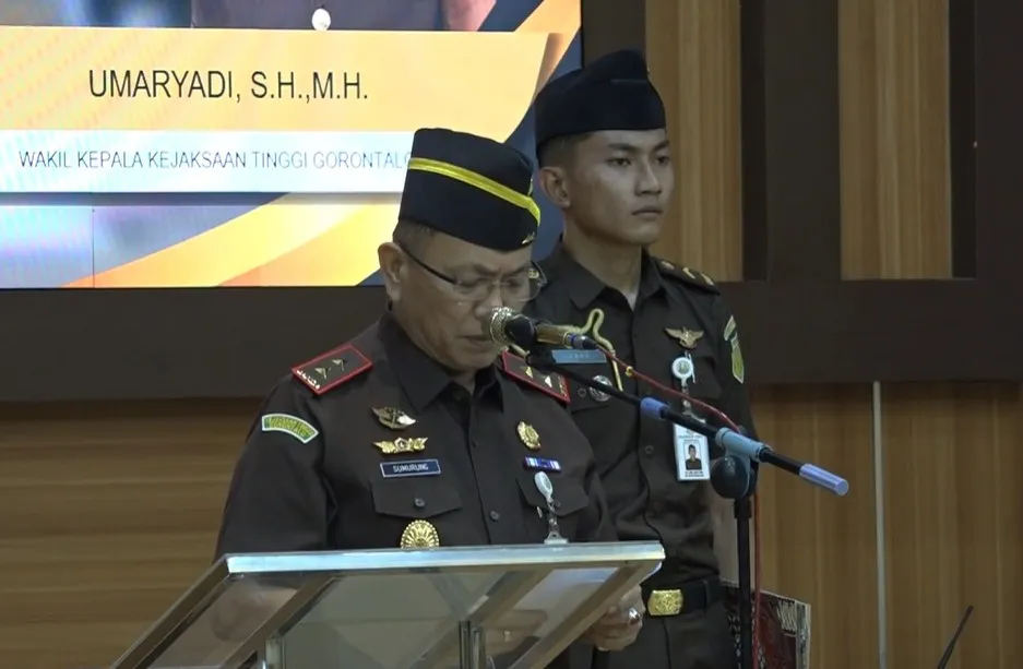 Kajati Gorontalo Lantik Aspidus dan 2 Koordinator di Lingkungan Kejati