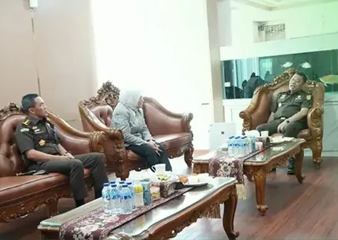 Terima Kunjungan Komisioner Komjak RI, Kajati Jatim Tegaskan Komitmen Dukung Pengawasaan Penegakan Hukum