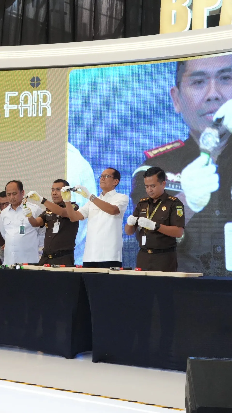 Dipastikan Palsu, BPA Kejaksaan Musnahkan Barang Sita Eksekusi 14 Buah Jam Tangan dari Terpidana Kasus ASABRI Jimmy Sutopo